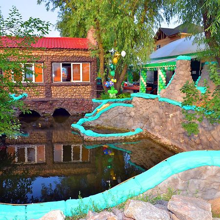 Slavutich Otel Nova Kakhovka Dış mekan fotoğraf