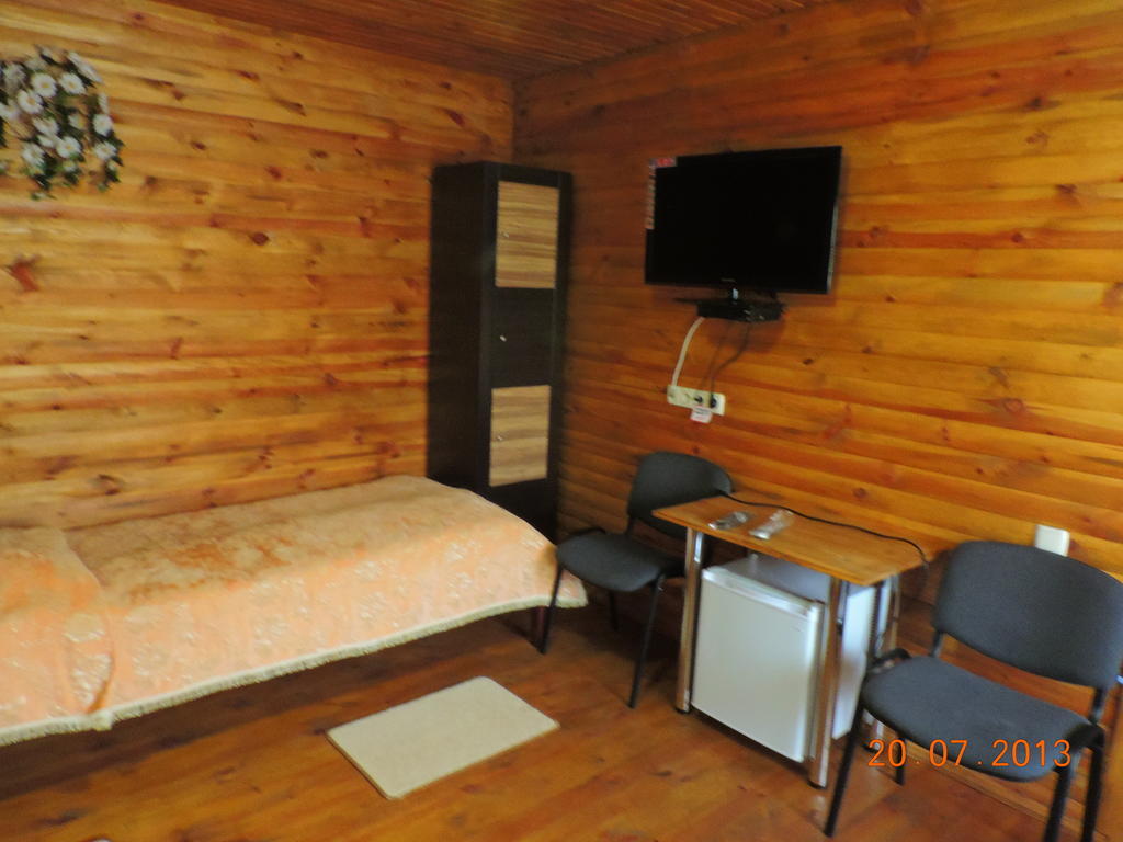 Slavutich Otel Nova Kakhovka Oda fotoğraf