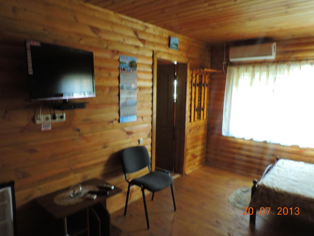 Slavutich Otel Nova Kakhovka Oda fotoğraf