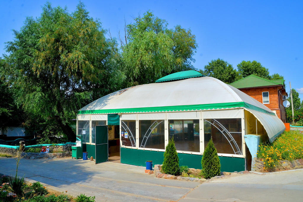 Slavutich Otel Nova Kakhovka Dış mekan fotoğraf